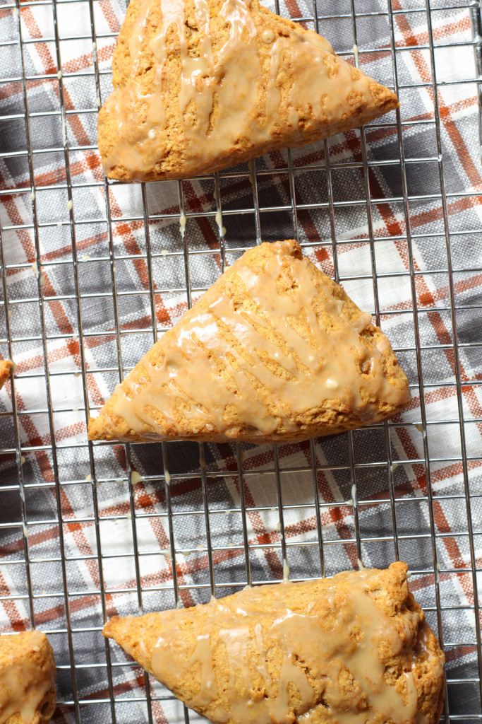 Pumpkin Maple Spelt Scones - vegan and made with coconut oil