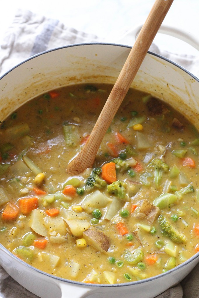 Veggie loaded vegan pot pies with a spelt coconut oil crust