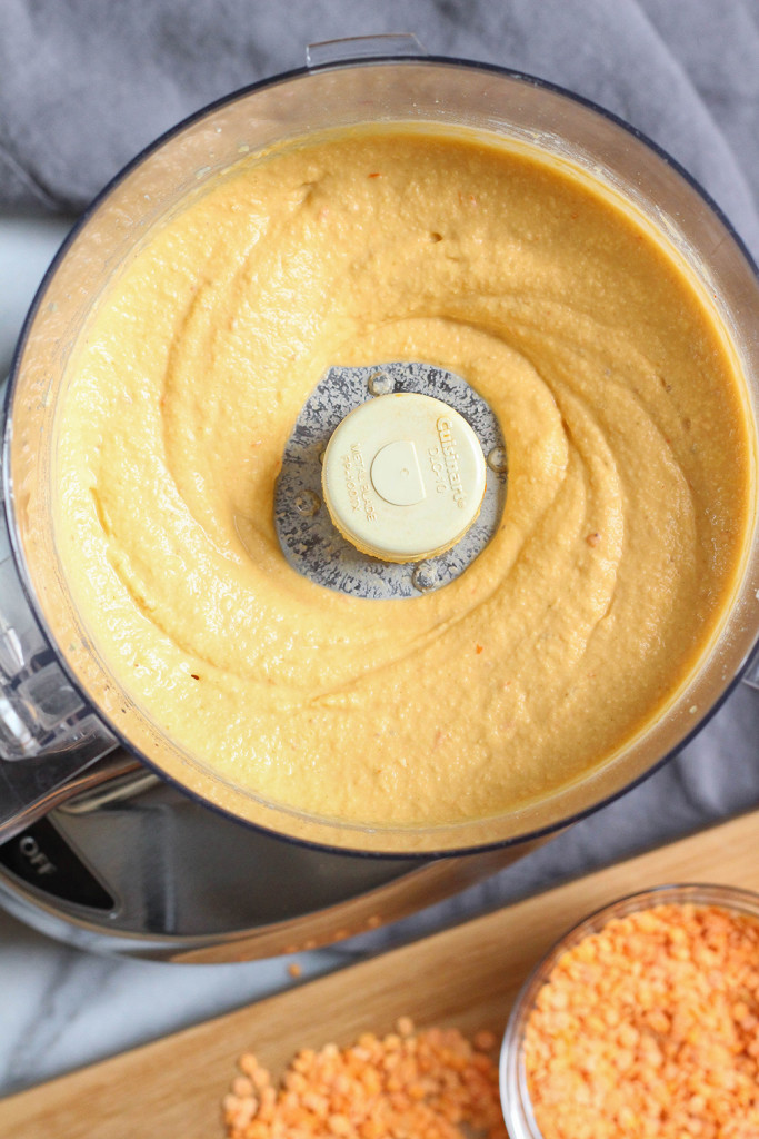 Harissa-spiced red lentil hummus