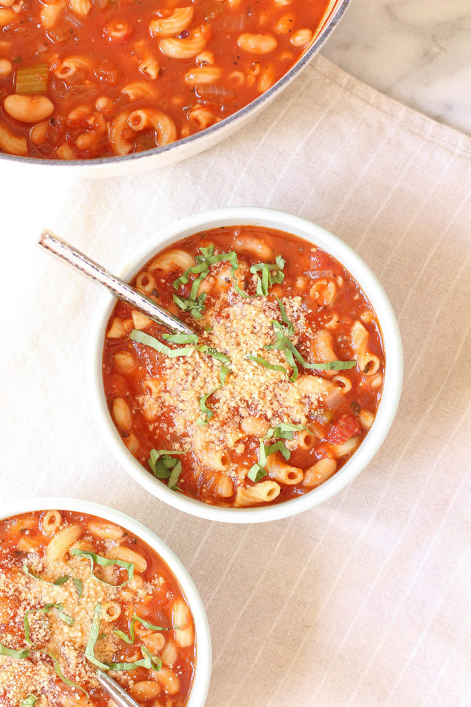 Vegan Pasta e Fagioli - the classic Italin bean & pasta soup, ready in 30 minutes