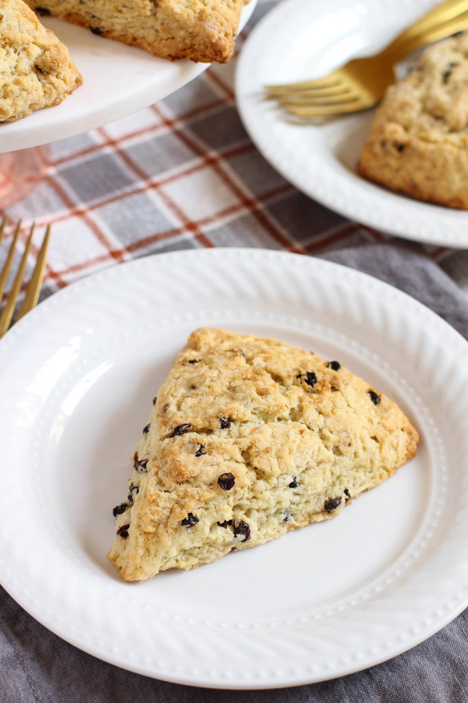 Vegan Currant Cardamom Scones