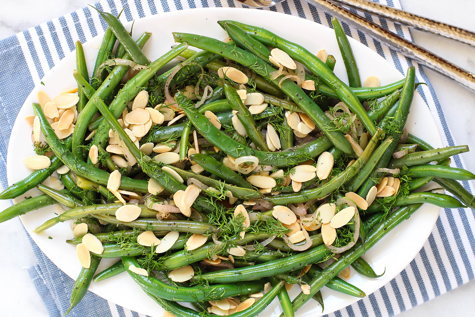 Apple Cider Green Beans with shallots & dill - an easy vegan & gluten free holiday side