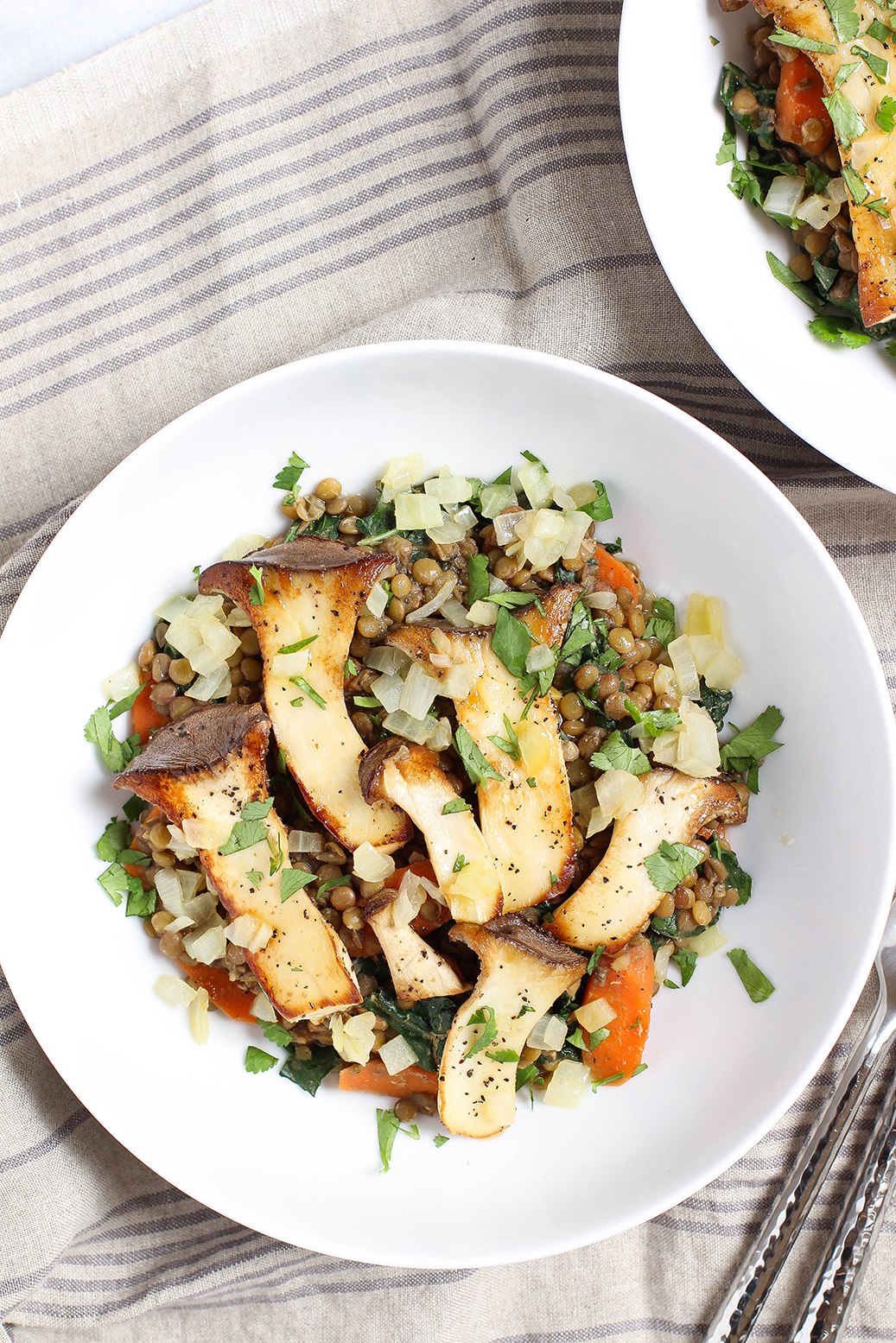 Vegan & gluten free - Trumpet mushrooms with herbed lentils & apple cider vinegar sauce