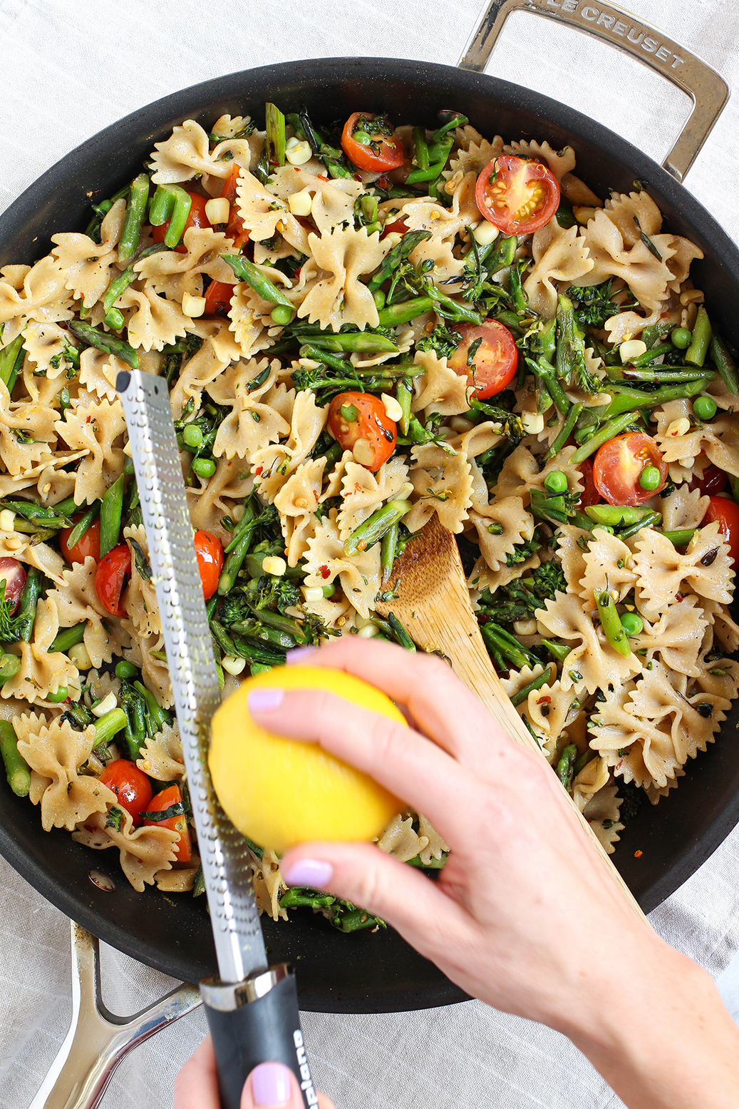 Lemony Spring Pasta Salad - quick & easy vegan meal