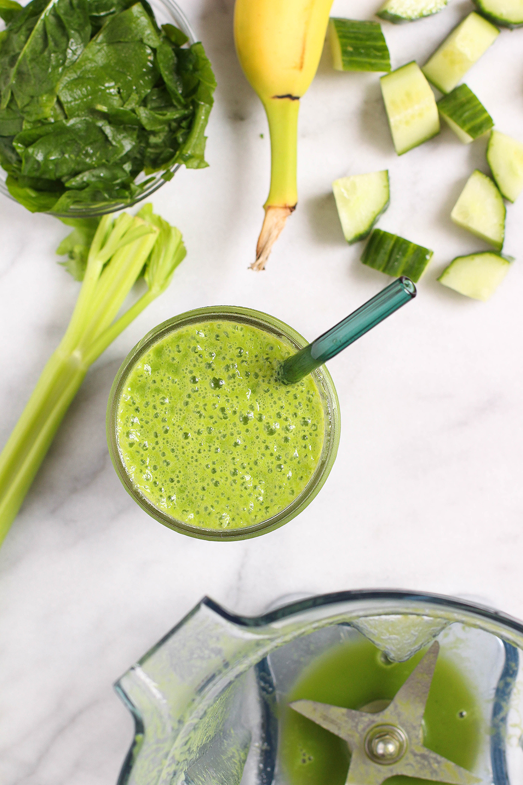 Green Juice Smoothie - a veggie packed green juice that's loaded with all the fiber of a smoothie